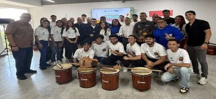 Fundación Gaiteros de Corazón dota de instrumentos a agrupaciones infantiles y universitarias del Zulia