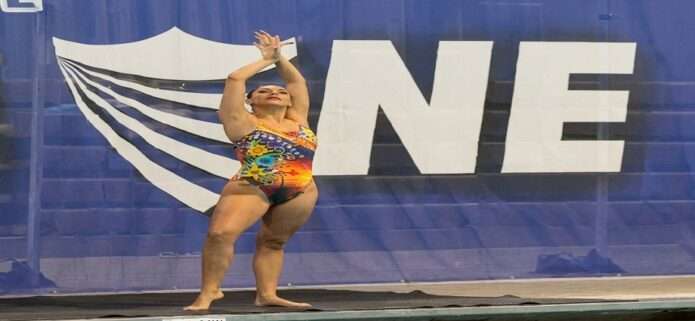 Venezolana Kimberlin Riveros triunfa en el Máster de Natación Artística de EE. UU.