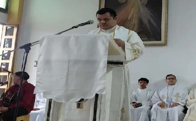 Lonnys Lárez asume como nuevo párroco de Santa Rosa de Lima en Villa Rosa
