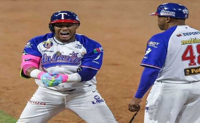 Yangervis Solarte encabeza la ofensiva de Tiburones y es nombrado Jugador de la Semana
