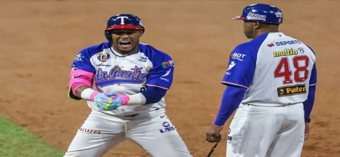 Yangervis Solarte encabeza la ofensiva de Tiburones y es nombrado Jugador de la Semana