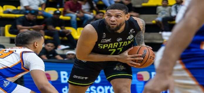 Spartans vence a Costaneros y suma su primera victoria de la temporada