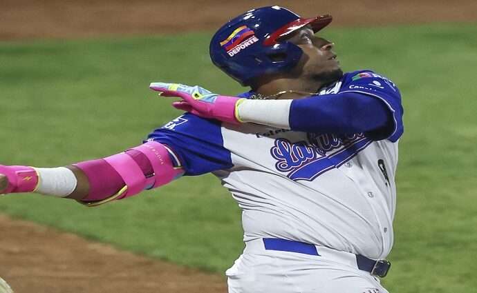 Tiburones se impone en un festival de bateo ante Leones y Caribes frena a Bravos
