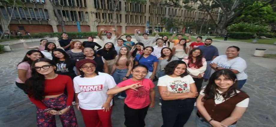 UCAB y Fundación Andrés Bello becan a 36 estudiantes para cursar la licenciatura en Educación