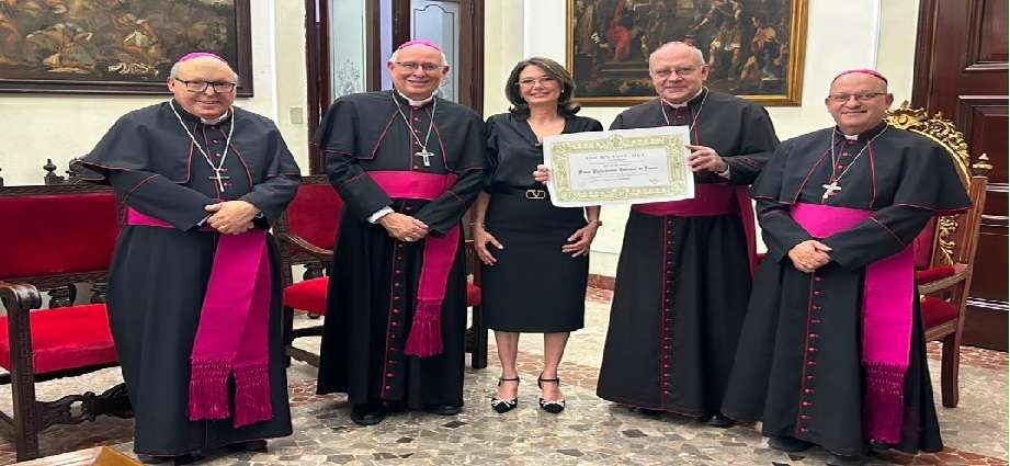 Venezolana Filomena Petrucci es condecorada con la Medalla Benemerenti del Vaticano