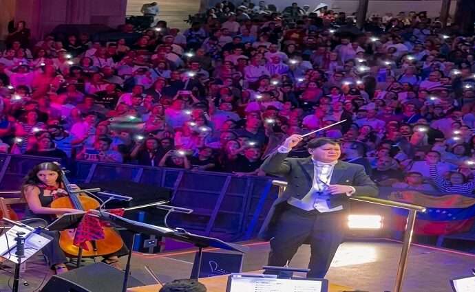 El emocionante momento en Zaragoza donde más de 10.000 personas cantaron a Venezuela